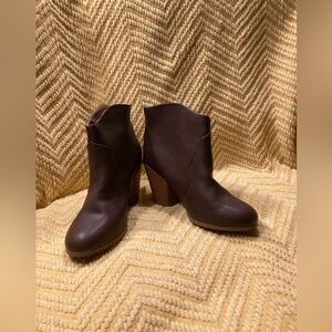 NWOT Charlotte Russe chunky heels